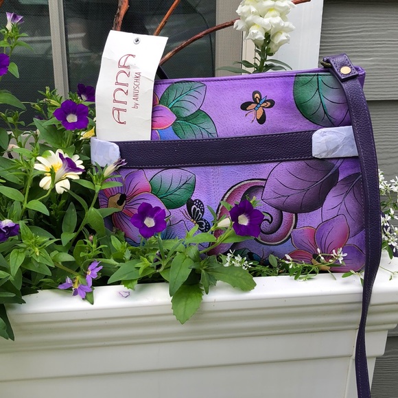 Anuschka medium cross body handbag. - Picture 2 of 5